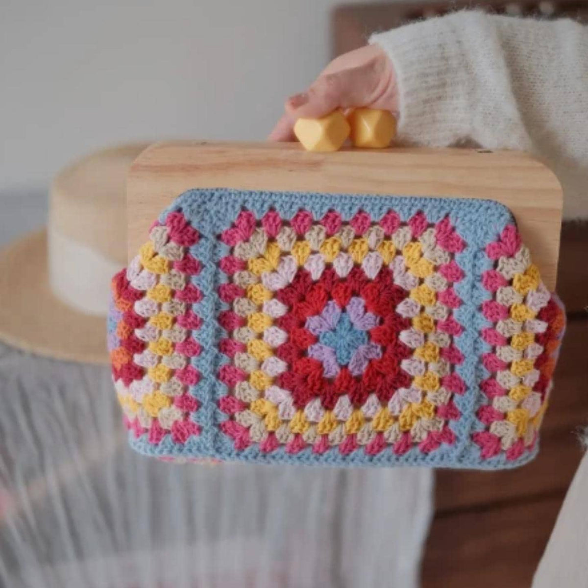 Handmade Granny Square Shoulder Bag, Anti-Pilling Yarn Wooden Frame Purse, Unique Crossbody Clutch, 10x12 Inch Handbag, Gift for her
