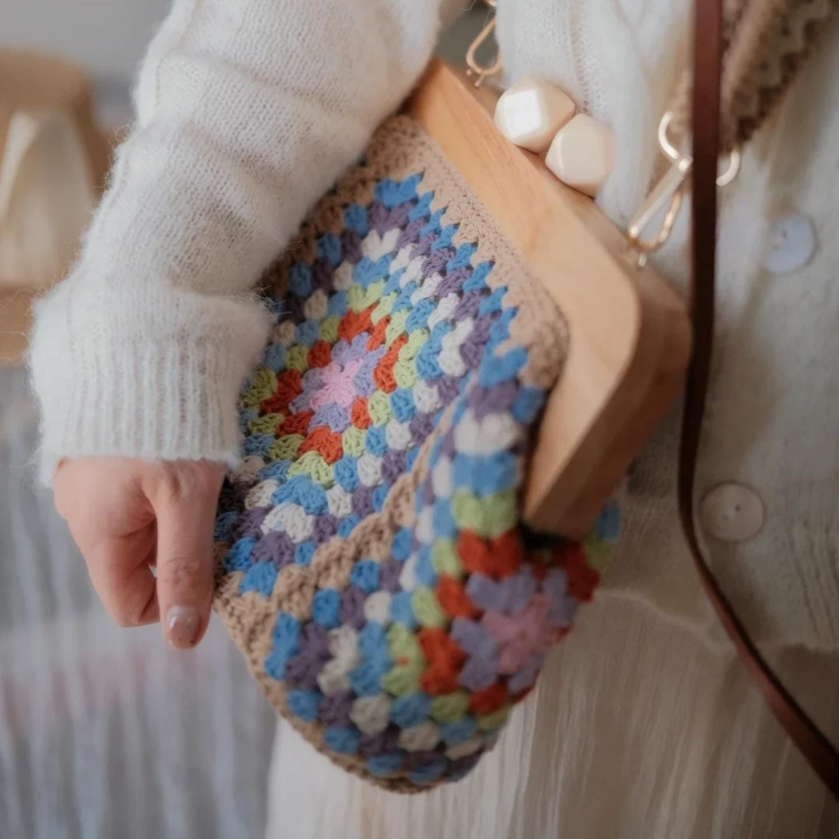 Handmade Granny Square Shoulder Bag, Anti-Pilling Yarn Wooden Frame Purse, Unique Crossbody Clutch, 10x12 Inch Handbag, Gift for her